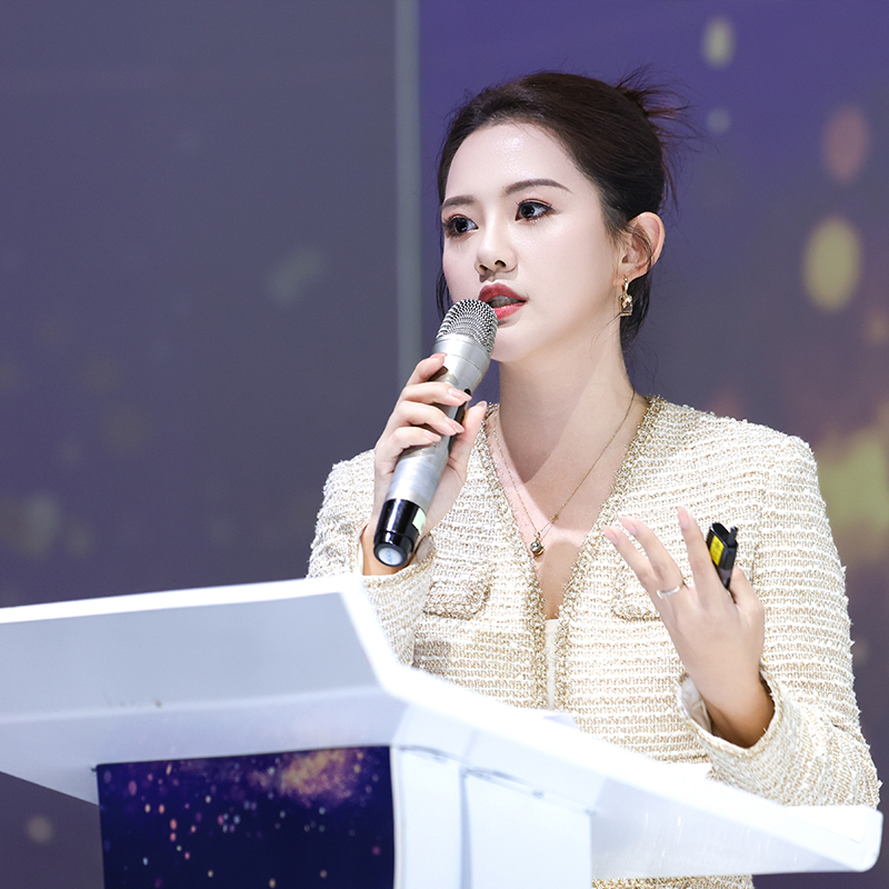 杨老师照片，护肤主理人，专业形象